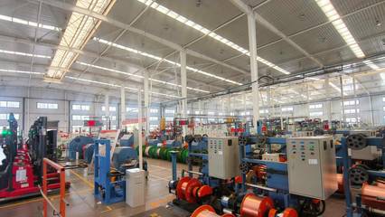 泰安 以計(jì)算機(jī)軟硬件為基，數(shù)字引擎驅(qū)動(dòng)制造升級(jí)，“黑燈工廠”點(diǎn)亮智造未來